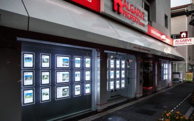 Painel de LED para vitrine imobiliária