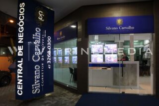 Painel de LED para vitrines – Modelo VM TWO – Imobiliária Silvano Carvalho