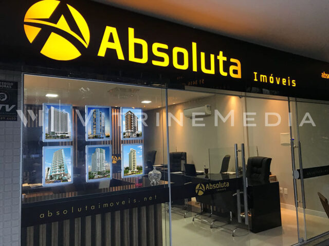 Placa de LED iluminada para vitrines de imobiliárias – Modelo VM TWO – Absoluta Imóveis