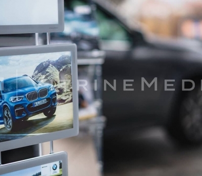 Display Backlight VitrineMedia – Modelo VM BOX – BMW