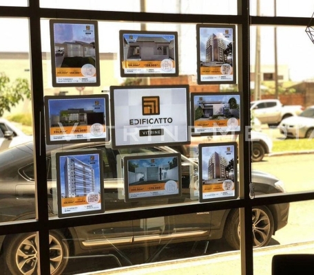 painel-de-led-em-acrilico-vitrine-media-imobiliaria-edificatto
